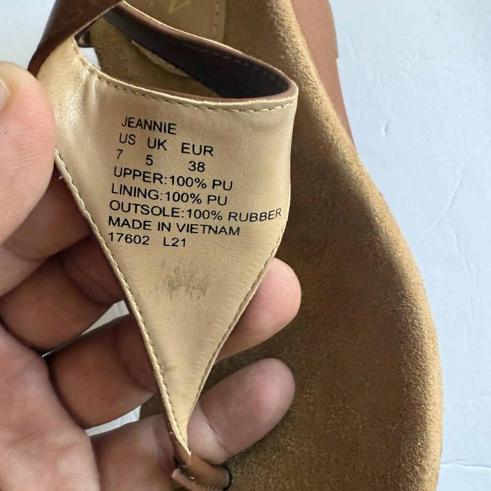 Lauren Ralph Lauren Tan Sandals with Gold Accents Size US 7 , UK 5 , EUR 38 - Picture 9 of 9